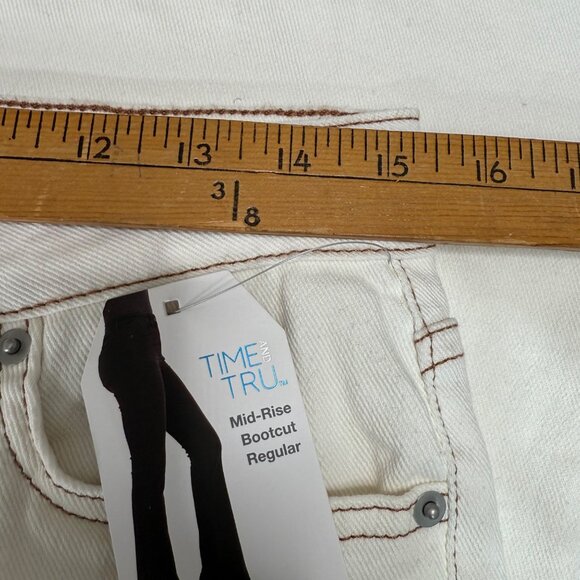 Time And Tru Womens Size 10 White Bootcut Jeans Regular - Picture 6 of 10